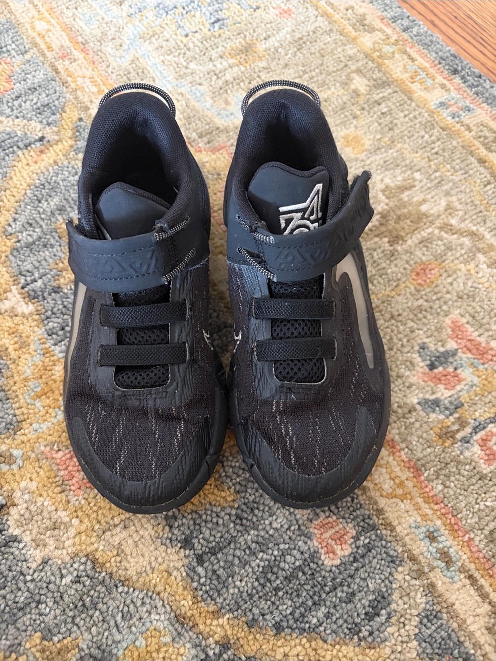 Nike Kids Black Slip-On Sneakers with Hook-and-Loop Strap